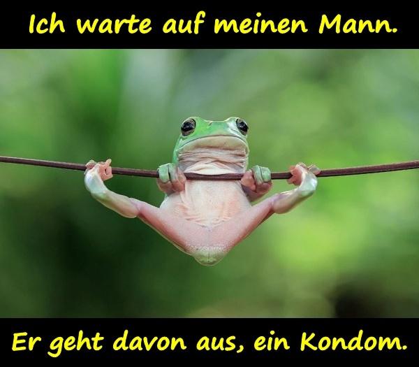 Ich warte auf meinen Mann. Er geht davon aus, ein Kondom