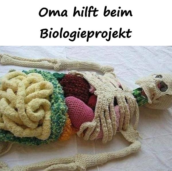 Oma hilft beim Biologieprojekt