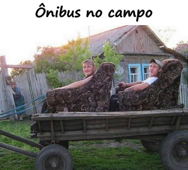 Ônibus no campo