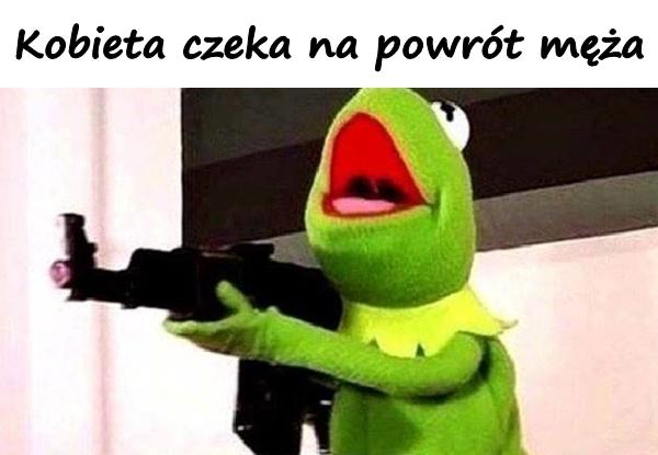 Kobieta czeka na powrót męża