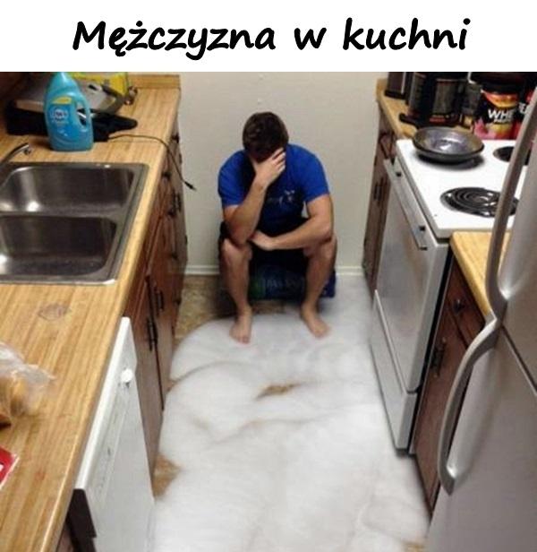 Mężczyzna w kuchni