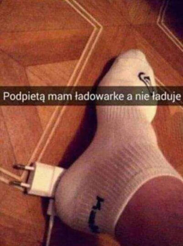 Podpiętą mam ładowarkę, a nie ładuje