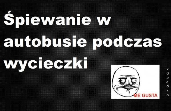 Śpiewanie w autobusie podczas wycieczki